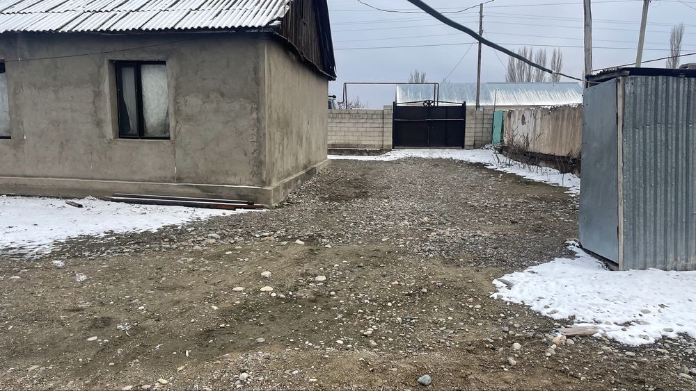 уй сатылады 5 болмелі Косак ауылында .
