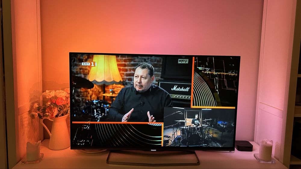 Philips Ambilight 42” Smart TV + 50W външен субуфер