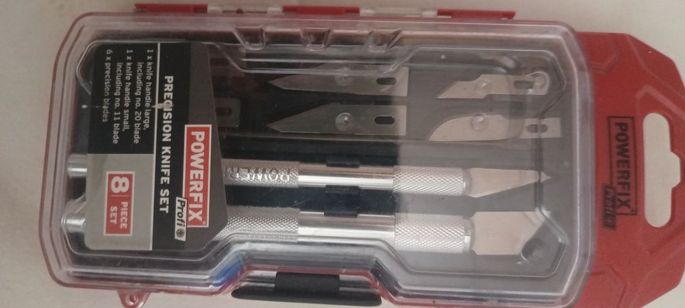 Set nou POVERFIX poate fi folosit doar de profesioniști.