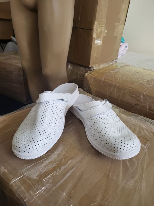 Сабо кожаные белые