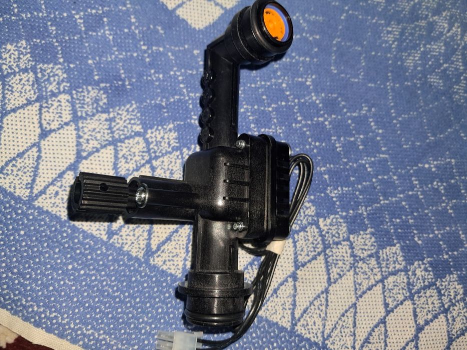 Продаётся гидроузел датчика протока воды Котла Навиен