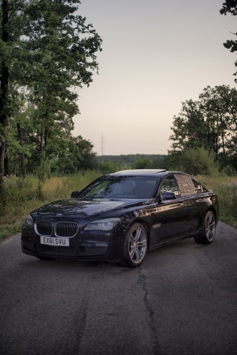 Dezmembrez BMW 730D M PACHET bara aripa far capota turbo injector admi