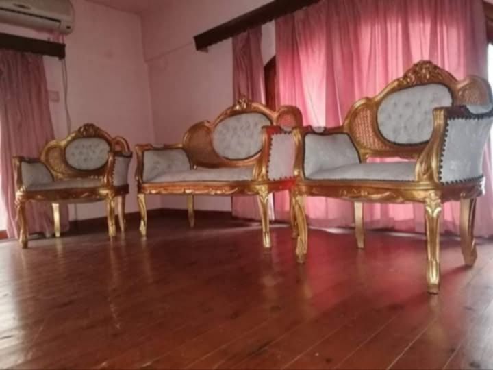 Позлатен комплект за всекидневна