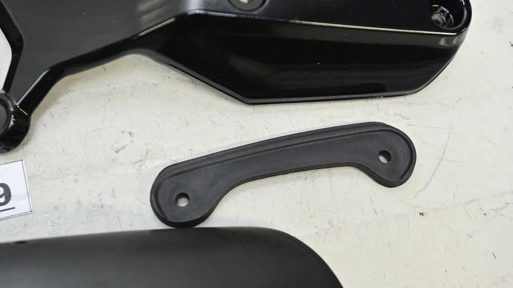 Aripa Aparatoare Roata Fata Cu Suporti Stanga Dreapta BMW RnineT 2017