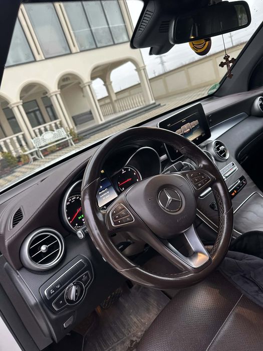Se vinde mercedes glc 220 4 matic