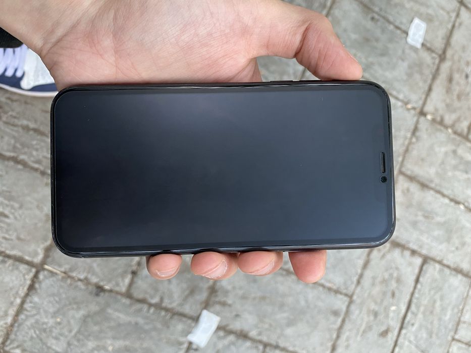 Айфон иксэр 64гигабайта