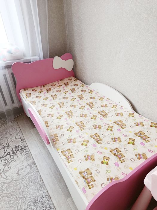 Продам детскую кровать с матрасом