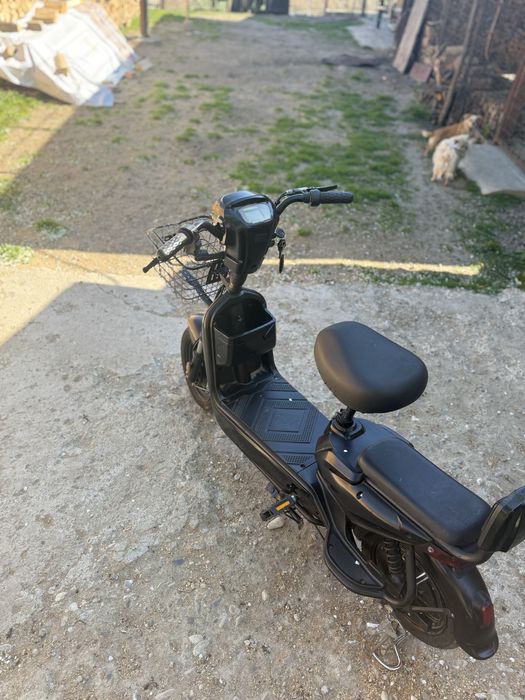 Scuter electric - moped