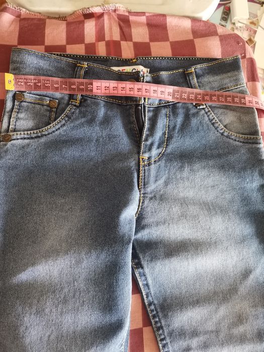 Продам джинсы на мальчика