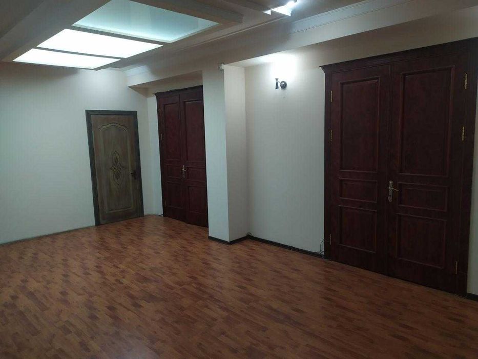 Ракат махалля ул.Каракумская ,Шота Руставелли в 3 уровня 13 комнат