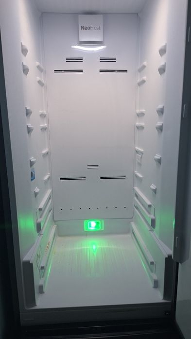 Хладилник  BEKO RCNA406E60LZXRN