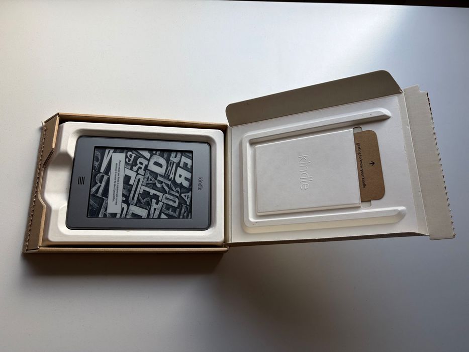 Amazon Kindle Touch D01200