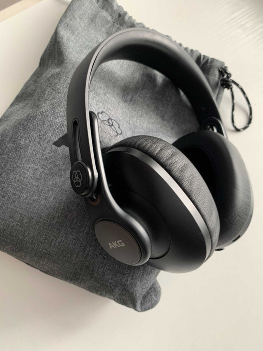 Безжични слушалки AKG K361-BT
