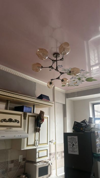 Продам люстры в идельном состояний