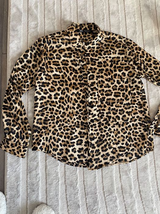 Женская рубашка (из атласа)