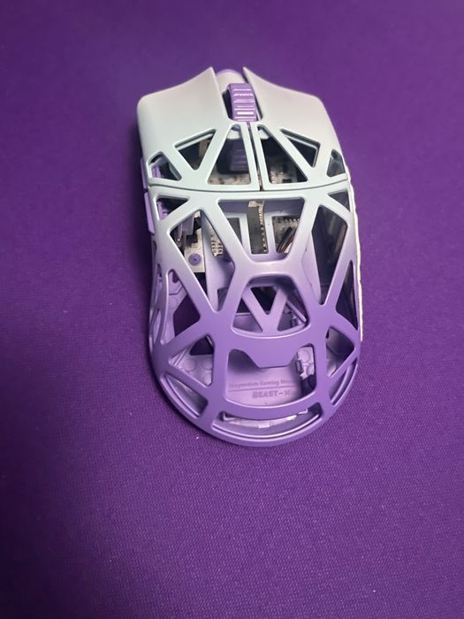 Продавам гейминг мишка WLMOUSE Beast X Mini – Violet