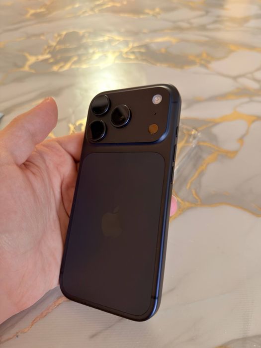 iPhone 17 pro 256gb blue eSIM