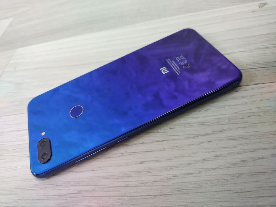 Mi 8 lite 4/64 холати яхши