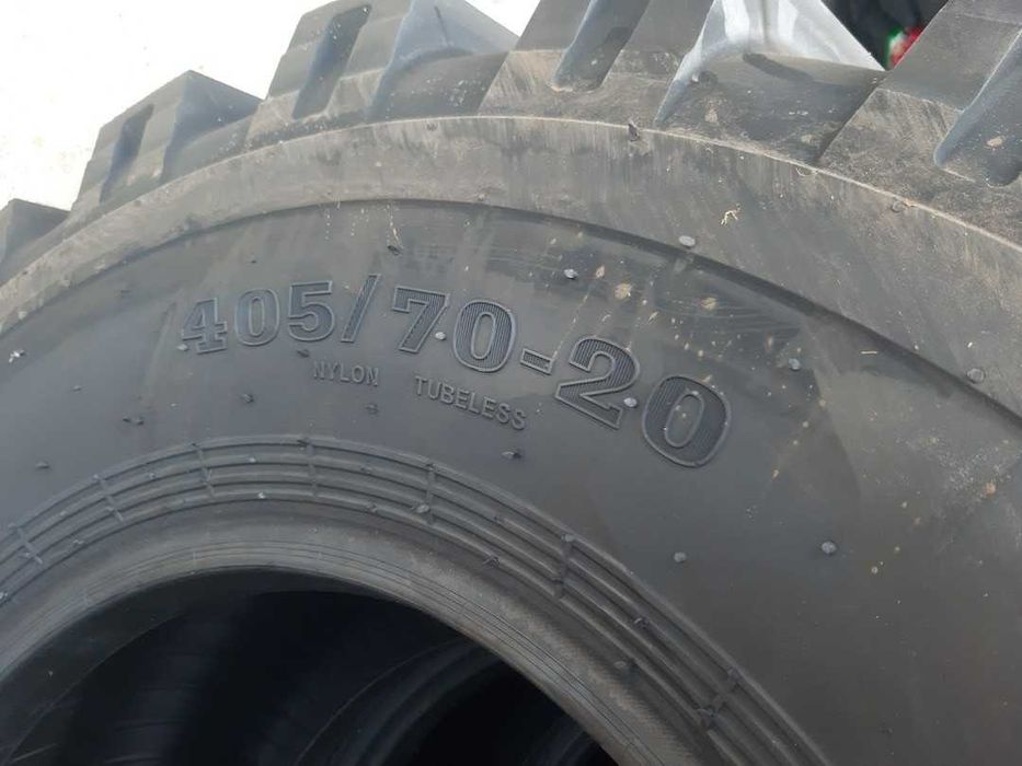 Cauciucuri noi industriale de buldoexcavator manitou 405/70-20 14pr