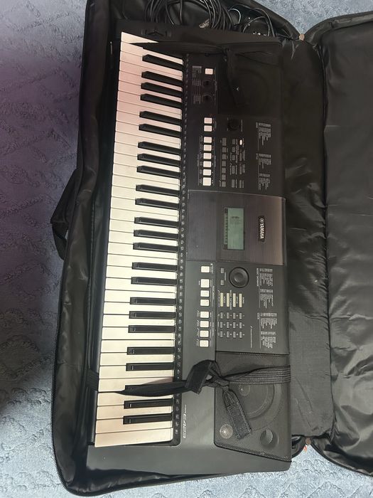 Yamaha PSR-E423 + чехол
