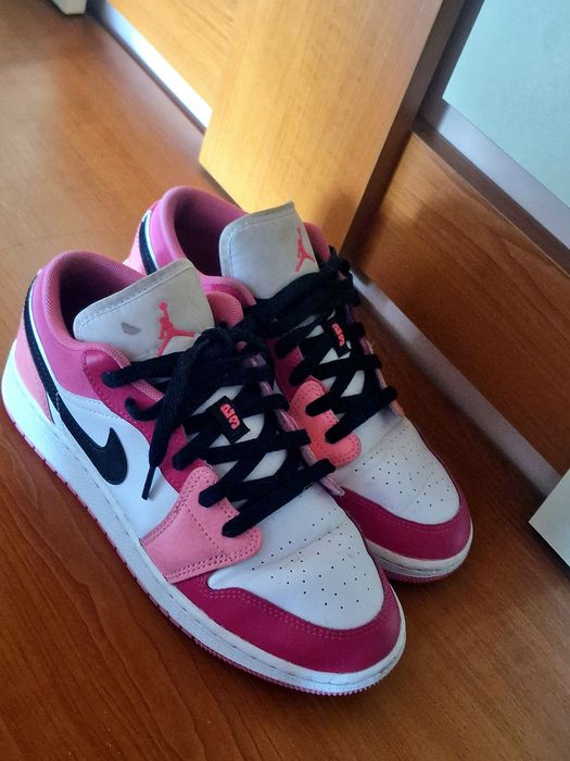 Air Jordan 1 Low fete roz