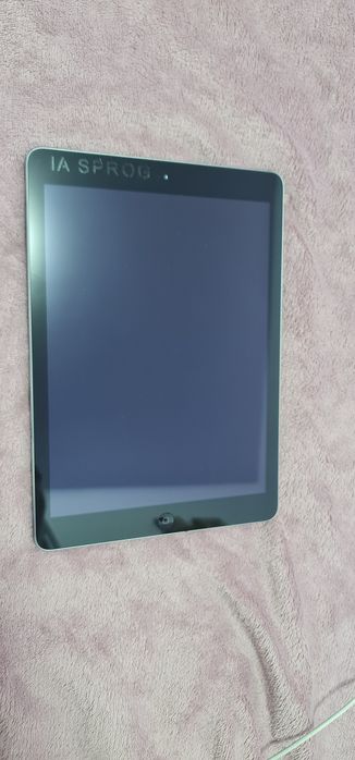 Vand sau schimb cu telefon, iPad Air a1474 32gb, 10/10 funcțional și e