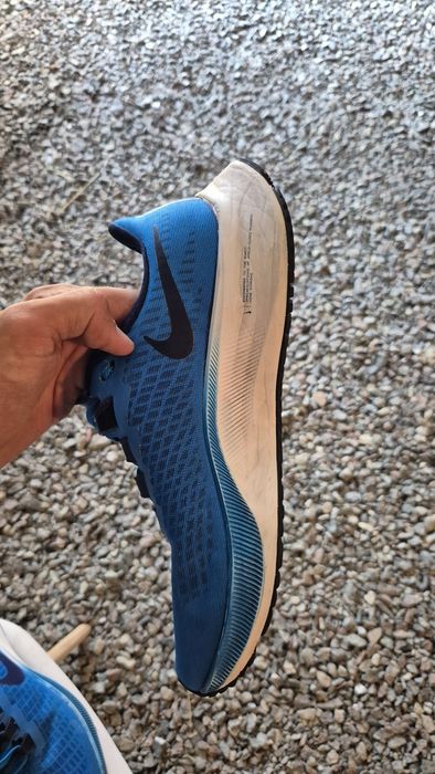 Продам кроссовки nike