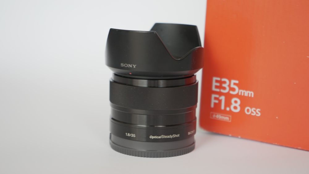 Обективът Sony E 35mm f/1.8 OSS (SEL35F18) Оптична стабилизация