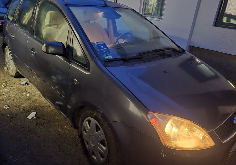 Vând Ford focus c-max 1.6