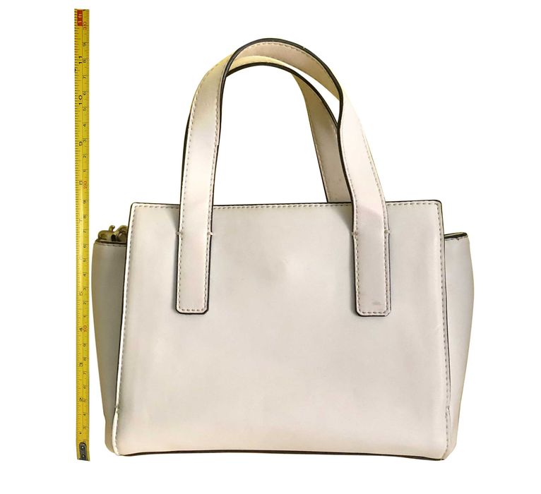 Дамска чанта GUESS