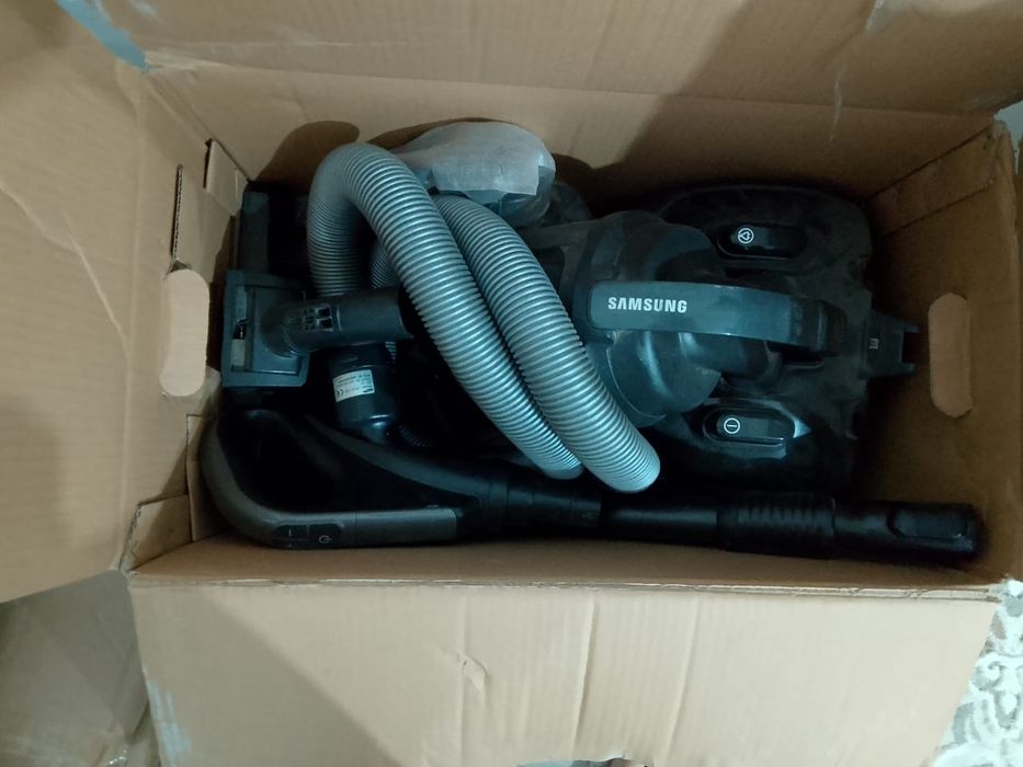 Пылесос рабочий почти новый