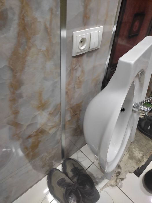 Умывальник почти новое