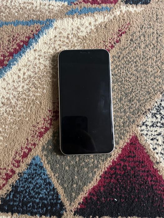 iPhone11 в хорошом состоянии