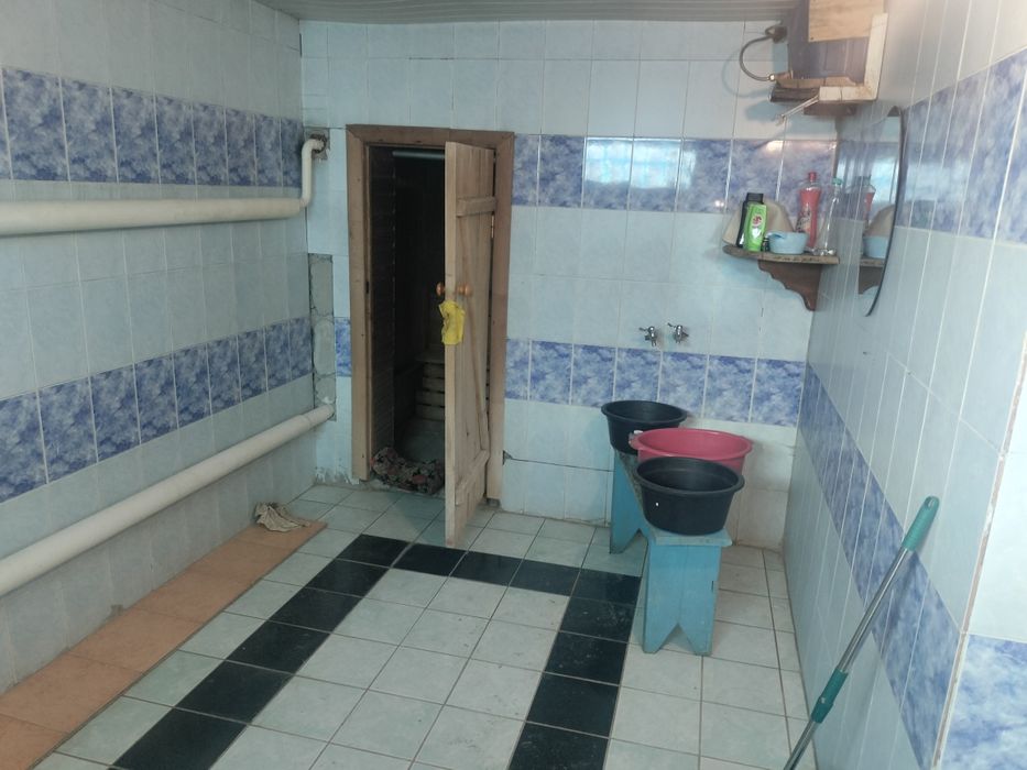 Продам бокс с баней в сто