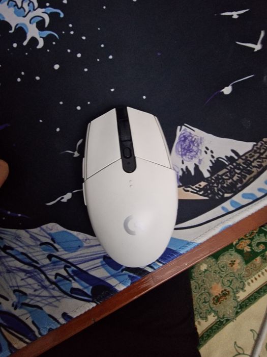 Logitech G304 мышка