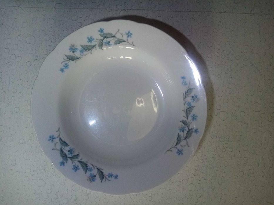 Продам. Советские тарелки глубокие. На добор.