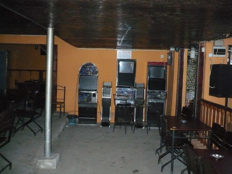 Chirie spatiu sat Costești