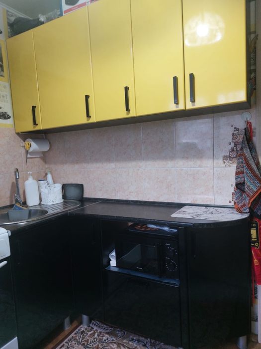 Продам кухню. В поларок диван
