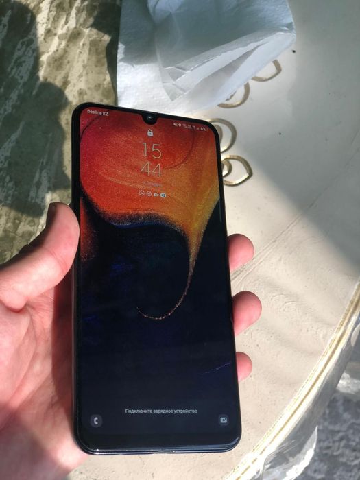 Продаю Самсунг а50