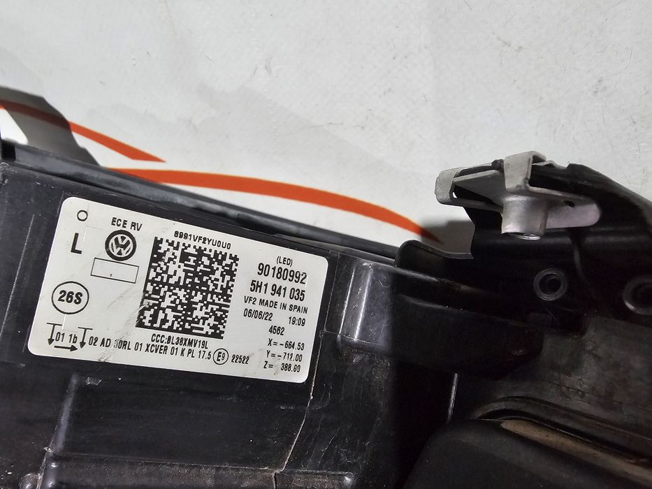 Far stanga iq led VW Golf 8 dupa 2020 cod 5H1941035