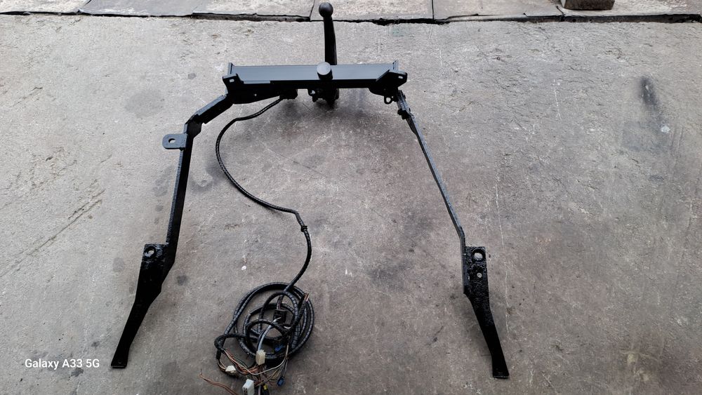 Продавам оригинален теглич за Peugeot 607/Пежо 607