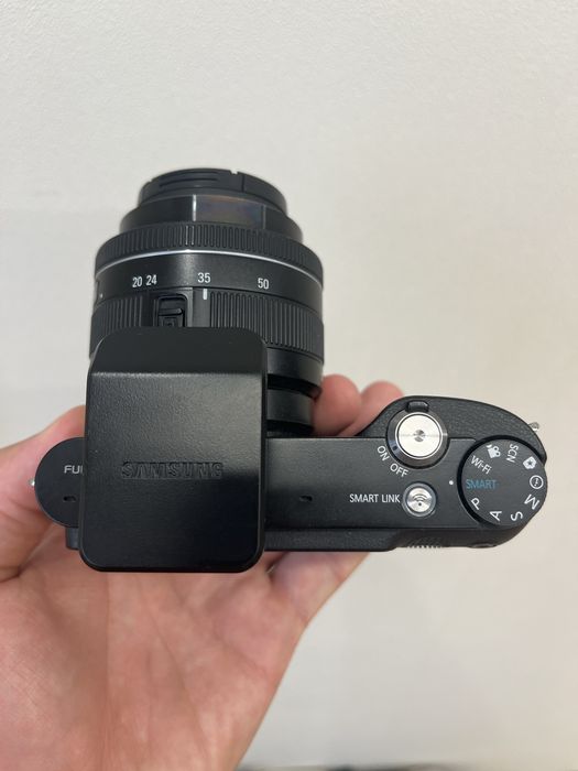Samsung NX 1000 Беззеркалка