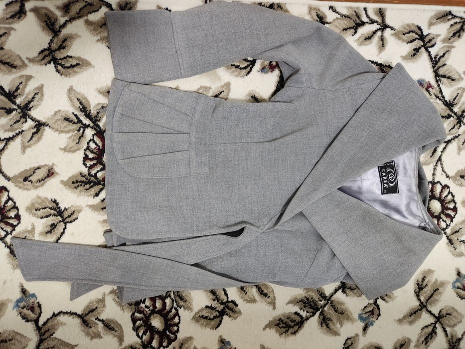 Аёллар пальтоси сотилади (турецкий; копюшонли)