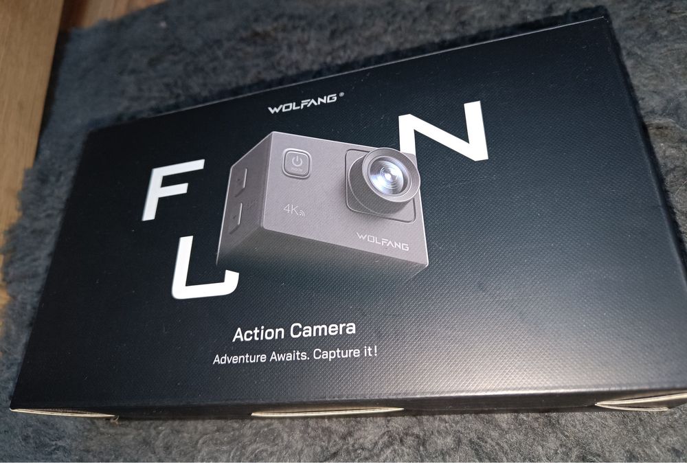 Camera Wolfang G100 rezistenta la apa