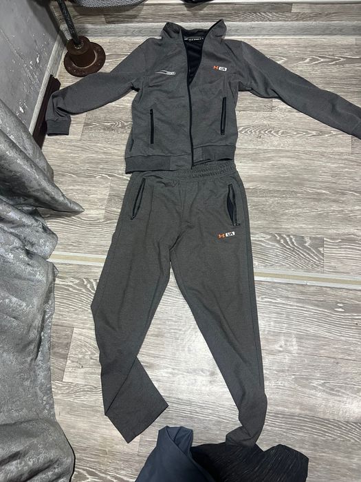 Мужские вещи спортивный костюм и трико