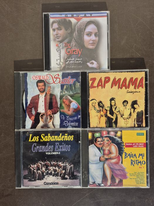 Vând 15 CD muzica ,Grecesca, Turceasca, Salsa,Latino mixta straina artisti internationalii

- Tot