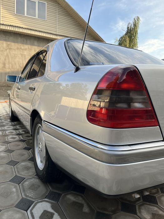 Mersedes C-class 230