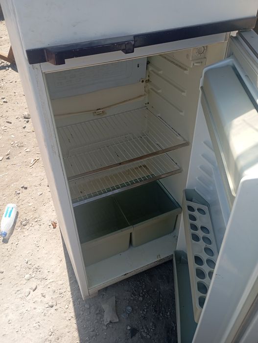 Продам двухкамерный холодильник