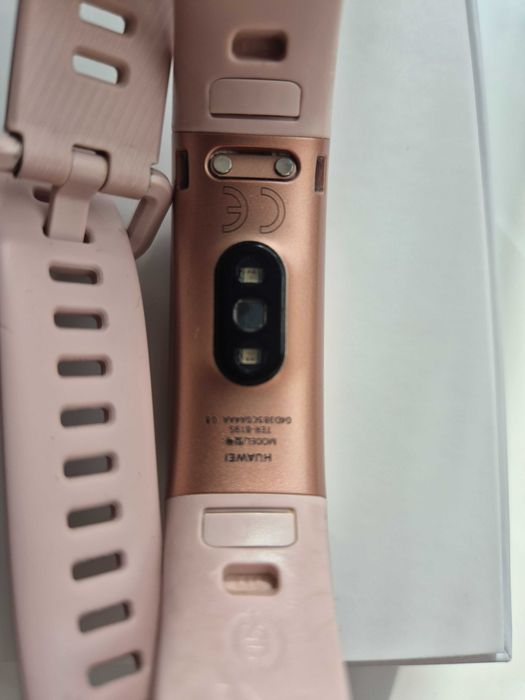 Смарт гривна Huawei Band 4 Pro