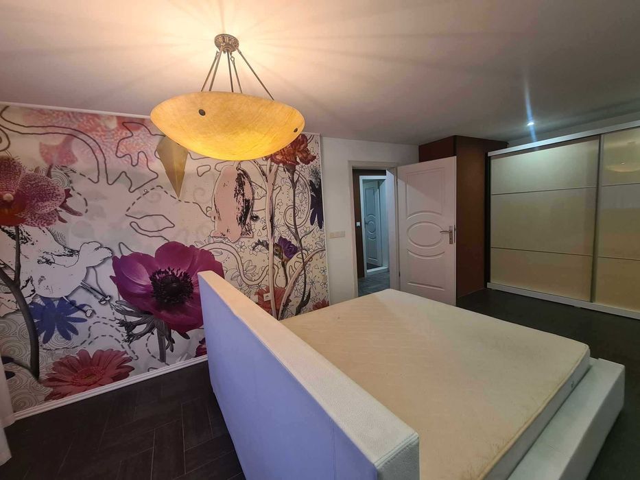 Продава се Тристаен апартамент в Хасково, Център - 110 кв.м за 1438 €/кв.м - Снимка #6